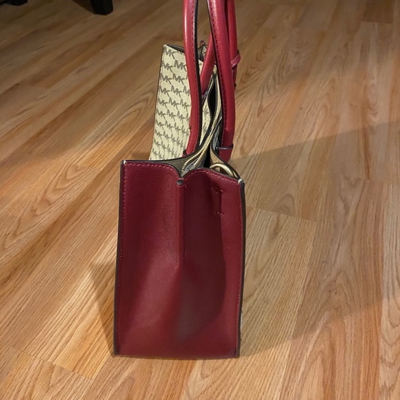 Michael Kors Handbag - Picture 4 of 8